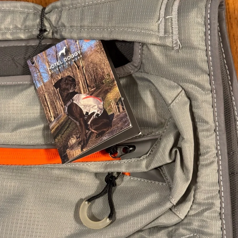 NWT Hotel Doggy Adventure Wear Hiking Backpack Grey Orange Size L - Picture 3 of 6